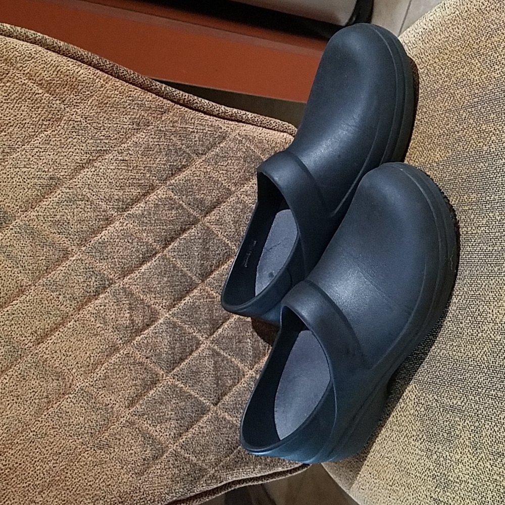 Crocs Neria Pro II Black Slip On Clogs Shoes